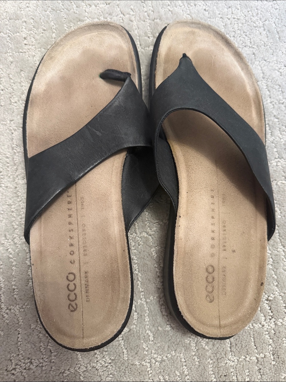 Ecco Black Leather Cross-Strap Thong Sandals